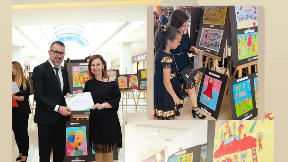 ÇSA e twinning projesi biterkenCarrefour Avm de çocukların proje yaptığı çalışöaların yer aldığı resim sergisini Yıldırım İlçe Milli Eğitim Sn Mustafa Sevinç tarafından açıldı. 